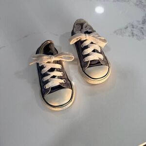 Size 5 Kids Converse All Star Great Condition